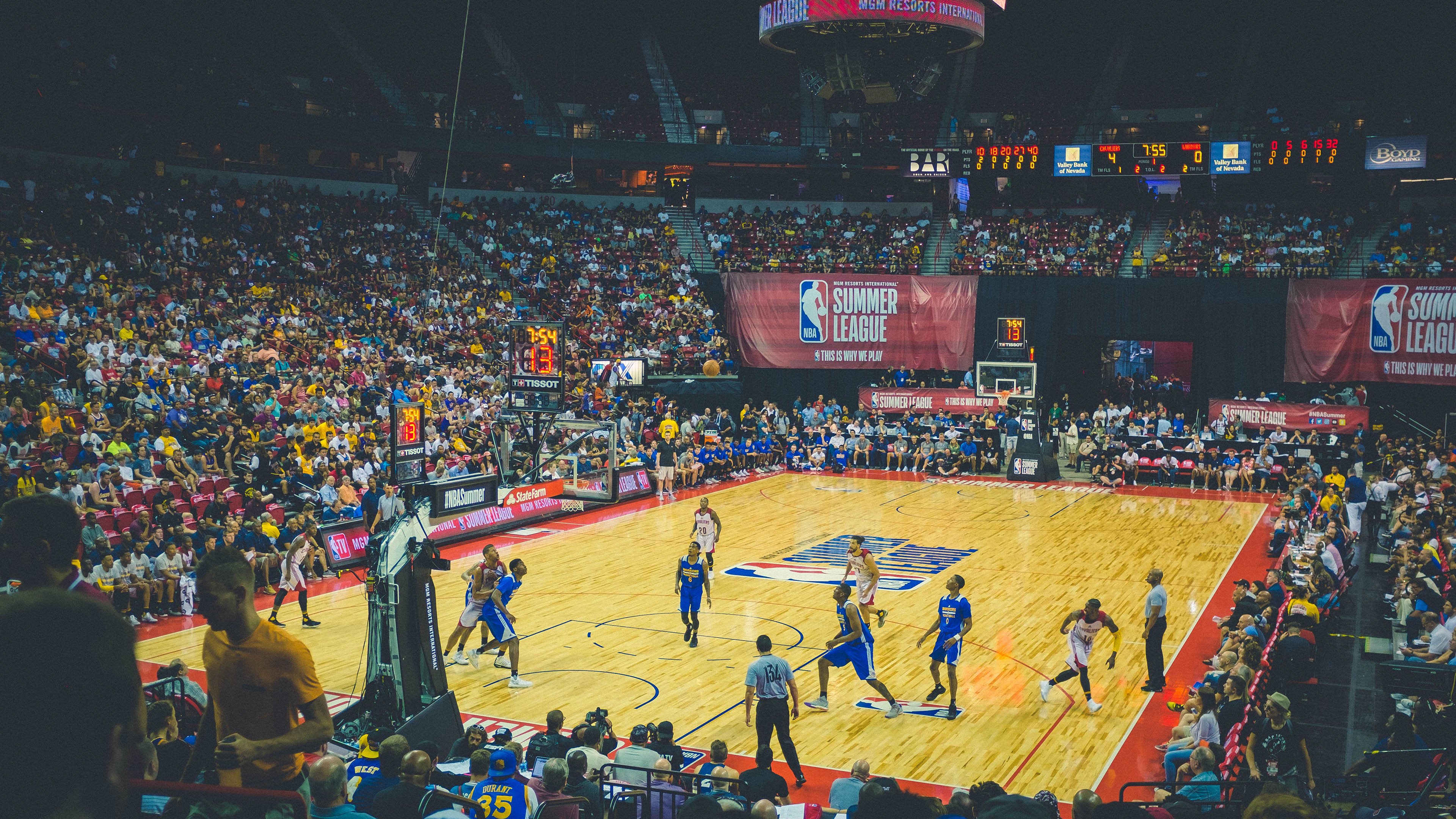 【虚拟现实体验】未来观众可以在家“身临其境”看比赛！，虚拟现实表演