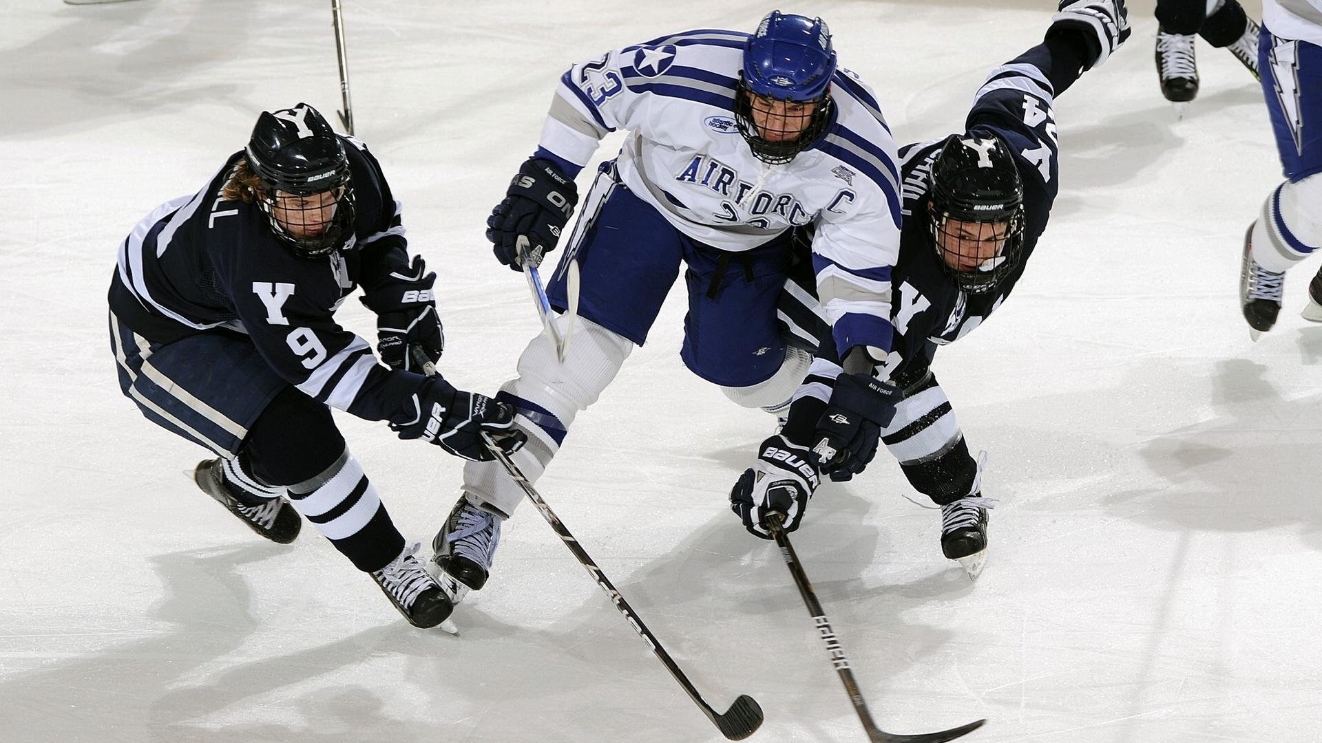 中国复合弓男队在射箭世界杯上海站团体赛中表现出色，复合弓比赛项目